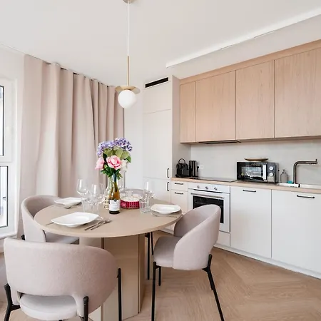 Apartament Center - Parking & Terrace - By Rentujemy Łódź